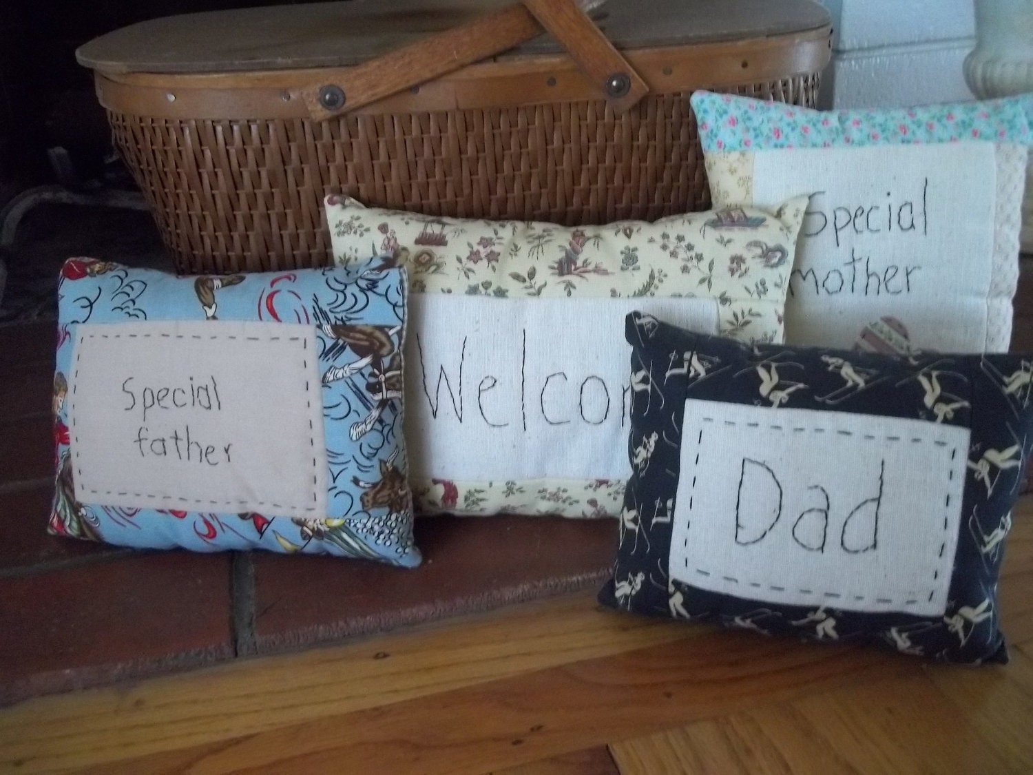 SALE Primitive Stitchery Pillows Set of 4 Destash