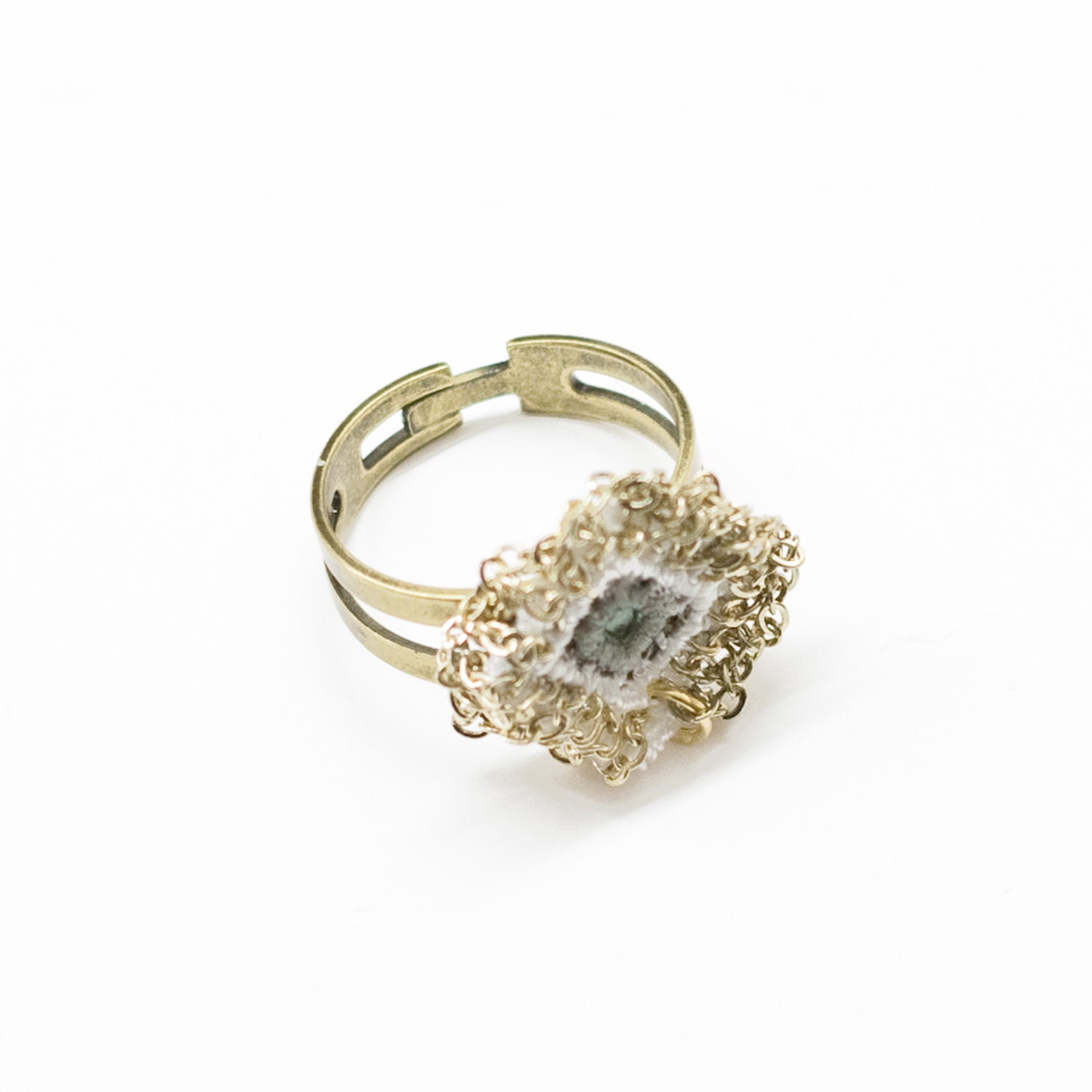 Lace ring - Gem - White & iridescent mint with gold chain