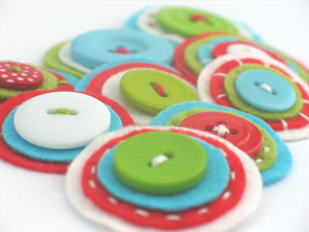 MERRY and BRIGHT Button Baubles - Set of 9 Felt and Button Embellishments  in Lime, Aqua, Red, White / Christmas Craft