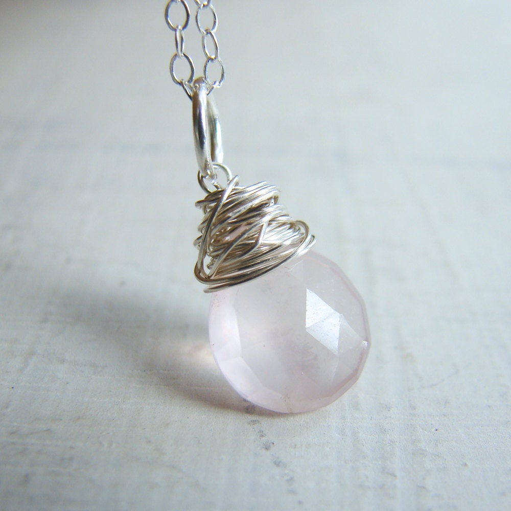 Rose Quartz Gemstone Necklace. Rose Quartz Briolette Necklace