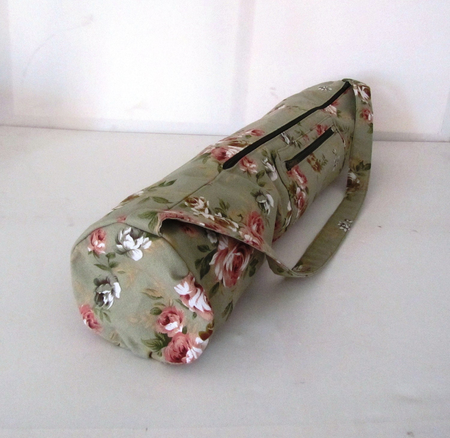 Zippered yoga pilates or exercise mat bag