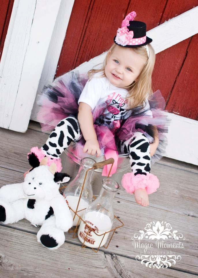 First Birthday Girl Outfit, Cow, Farm, Pink and Black, Bodysuit, Bloomers, Legwarmers