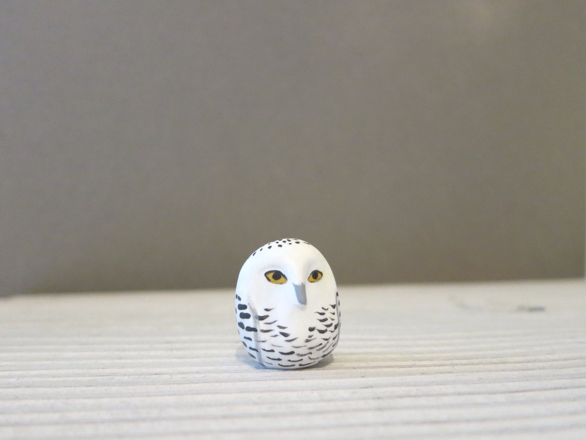 Snowy Owl pocket totem figurine