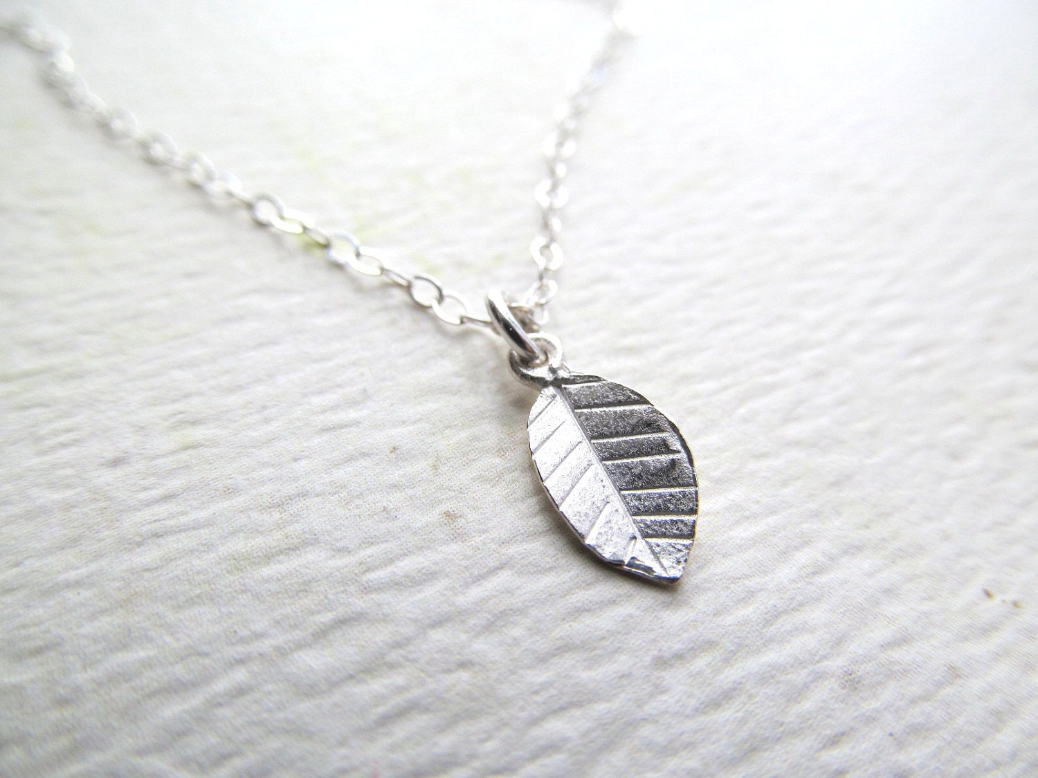 TINY STERLING SILVER Leaf Necklace, Leaf Necklace, Simple Dainty Everyday Jewelry, Friend Birthday Gift, Layered necklace