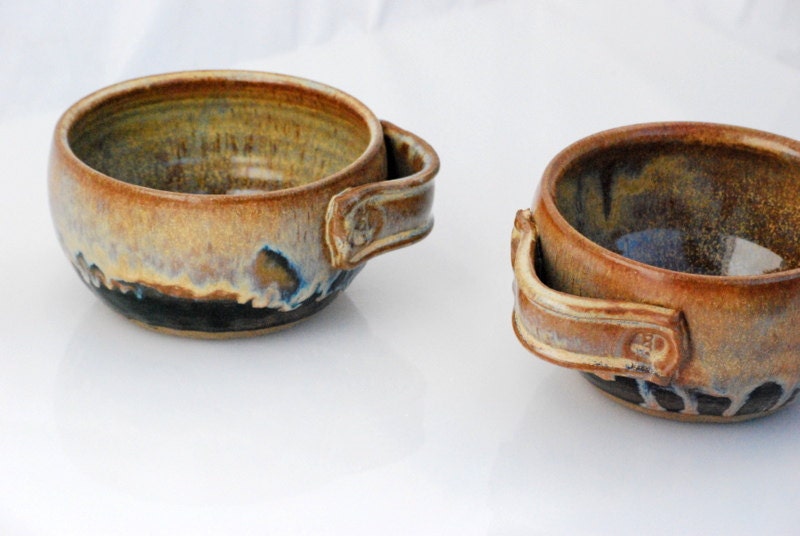 Soup bowls in golden brown 10 oz .