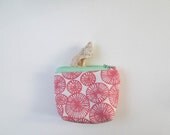 Coin Purse // Kaleidoscope Print // Cotton Abstract Circles // Coral and Sea Foam // Zip Pouch