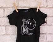 Camera Baby Onesie, "Oh Snap" Camera Baby Bodysuit, Dyed Black, great photographer baby shower gift