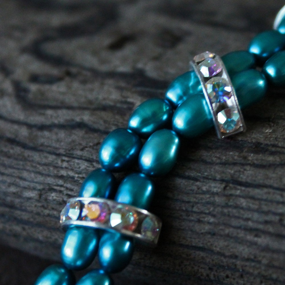 Bracelet Blue Rice Pearls & Crystal: "Wandering Peacocks"