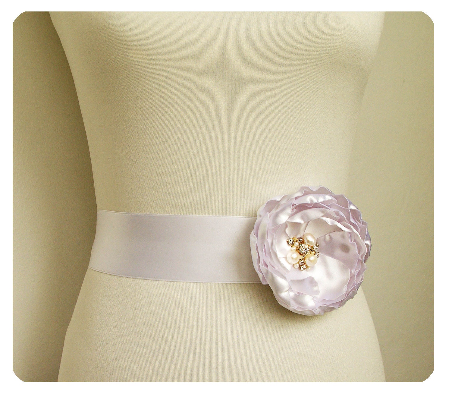 Winter Wedding - Bridal Belt. Satin Flower Bridal Sash Belt for Bride or Bridesmaid. Sash for Romantic Winter Wedding. Cabbage Rose Belt