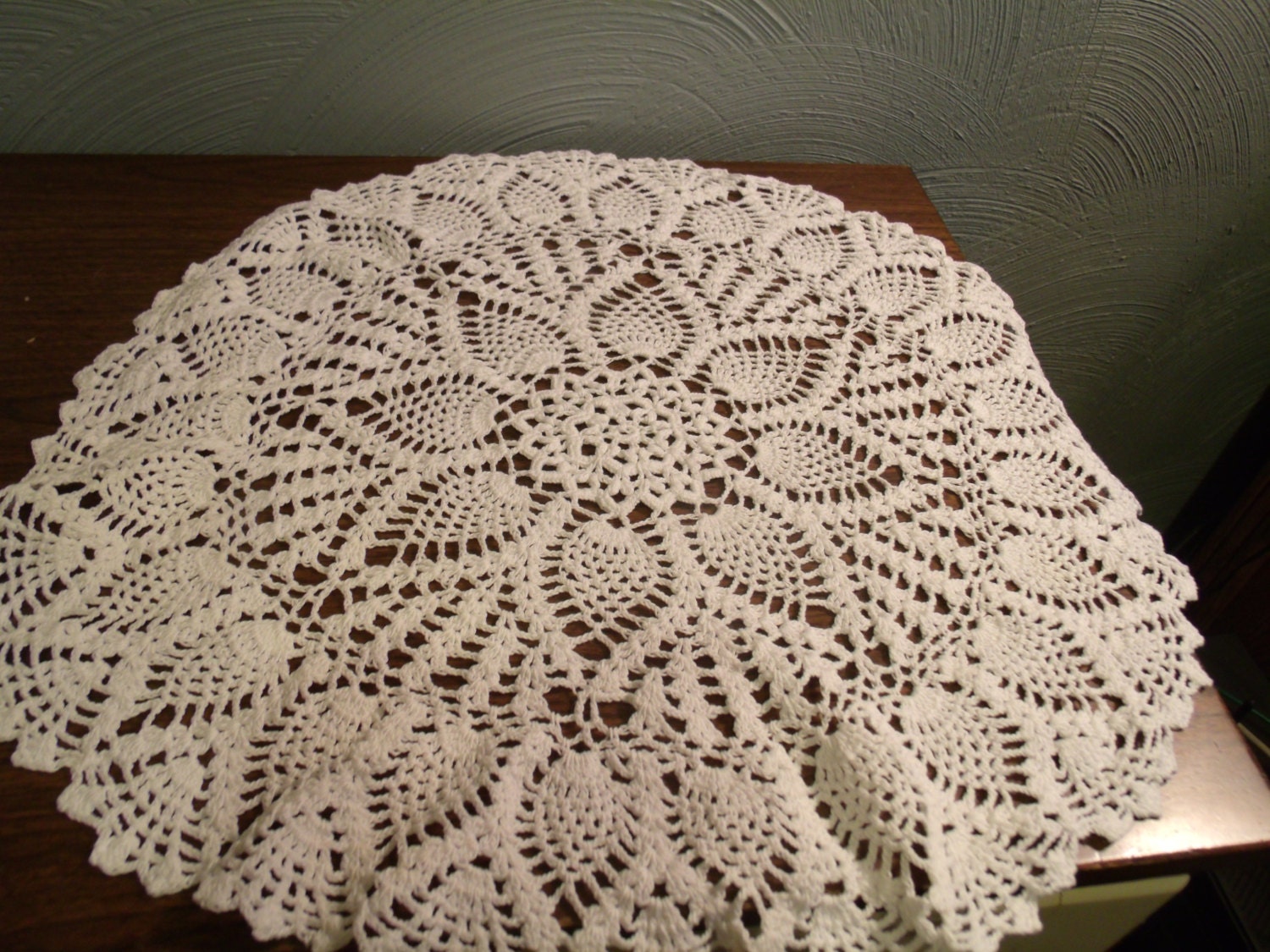 Vtg Round White Doily, Crochet, Centerpiece, 20 inch, Item 413