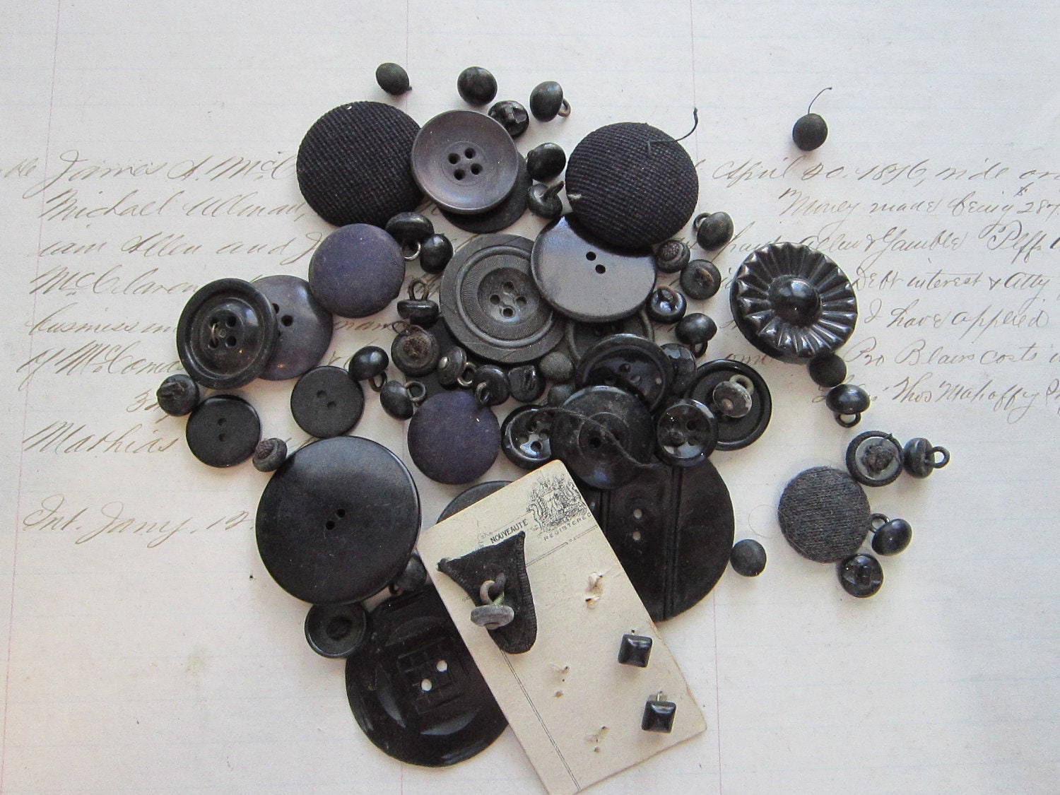67 BLACK buttons - vintage mix