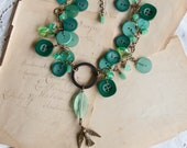 vintage button & bead mixed media statement necklace // vintage green buttons // la mode necklace