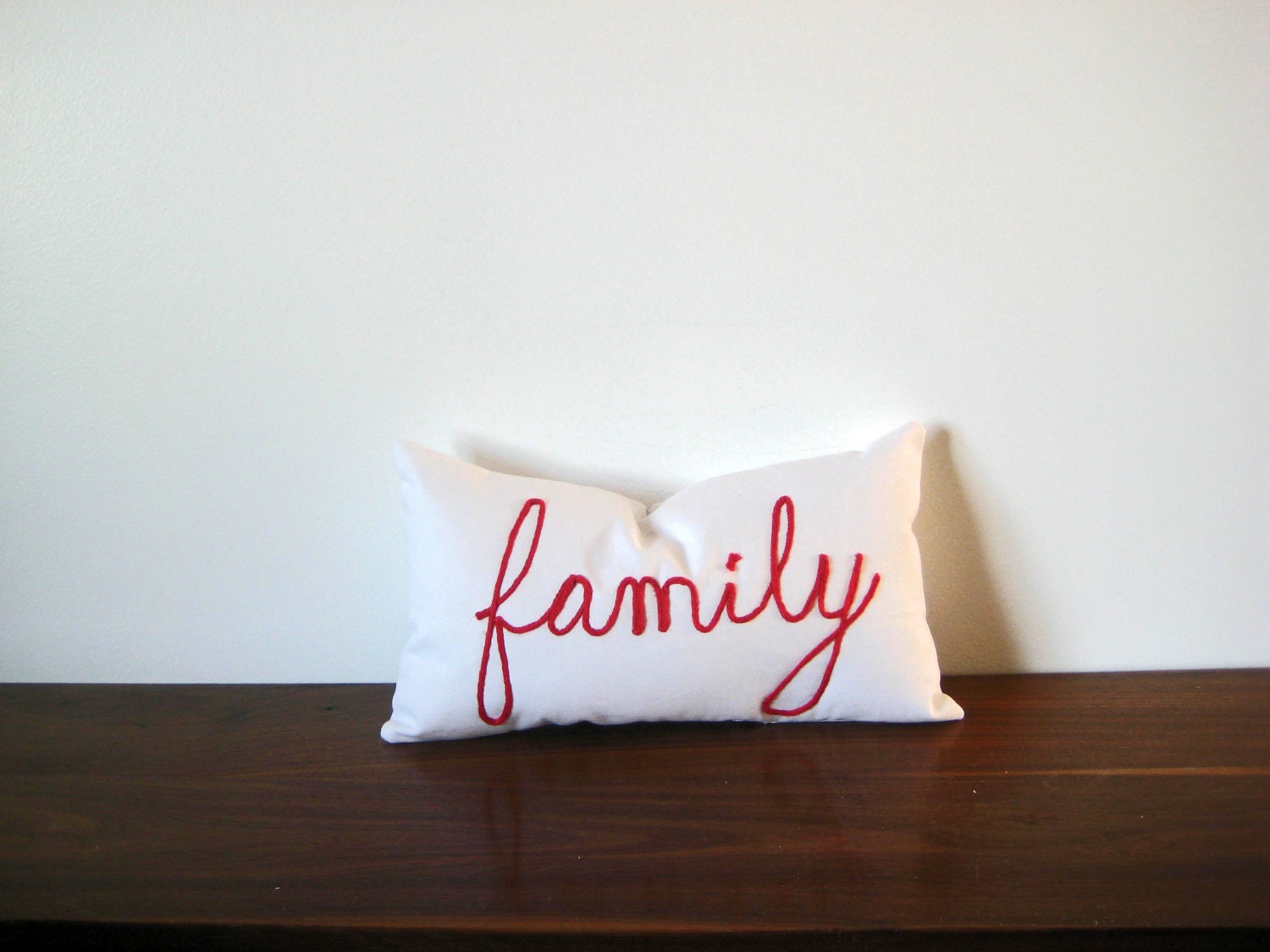 Modern Throw Pillow Word Cushion family wording white and red sofa pillows
