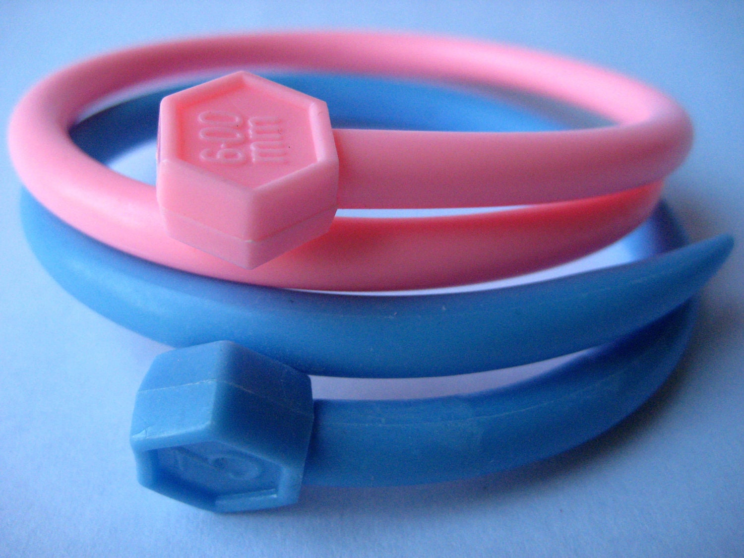 Knitting needle bracelets Bubblegum Pair Medium