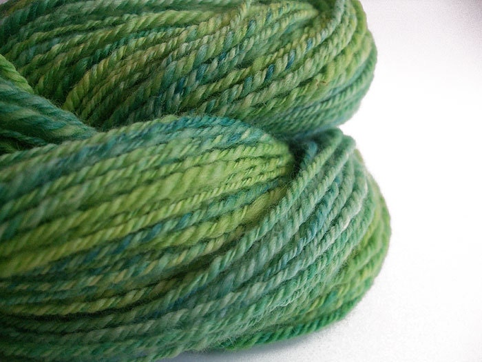SALE - Handspun merino wool - Grasshopper - 63gr 119m 3ply