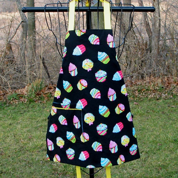 Kids Apron Cupcakes Fits a Child Age 3 thru 8  Reversible