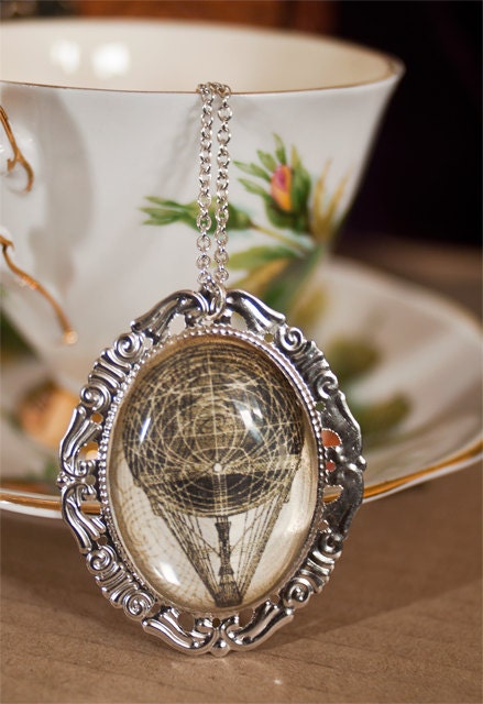 Leanna- Vintage Style Hot Air Balloon/Airship  Cameo Necklace