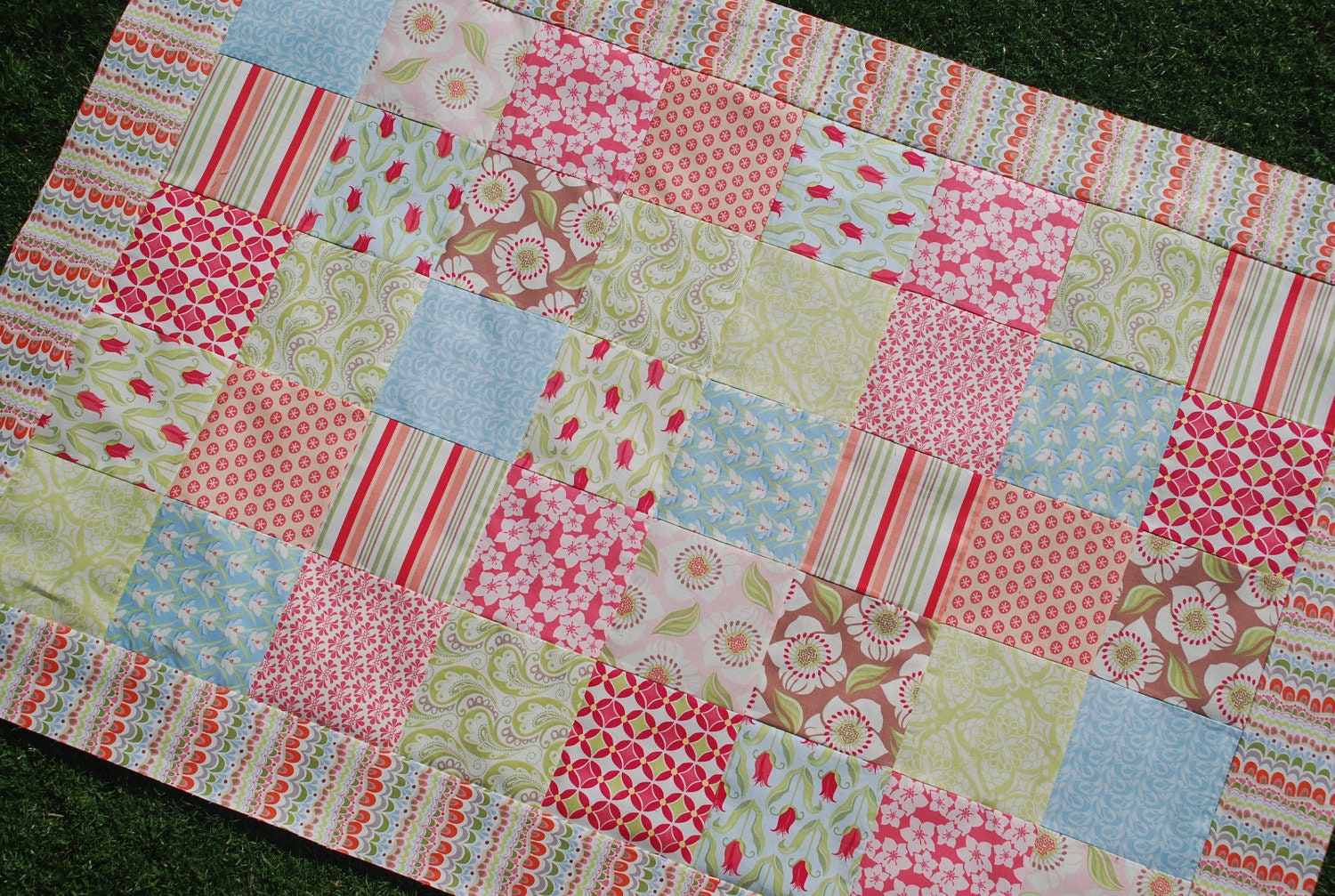 Moda. COUTURE Crib Quilt. Verna by Kate Spain. QUILTED 30x43 Minky back.
