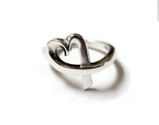 Authentic TIFFANY & CO Vintage signed 925 Paloma Picasso Heart Ribbon Ring Size 6 1/2 - sobejeweled