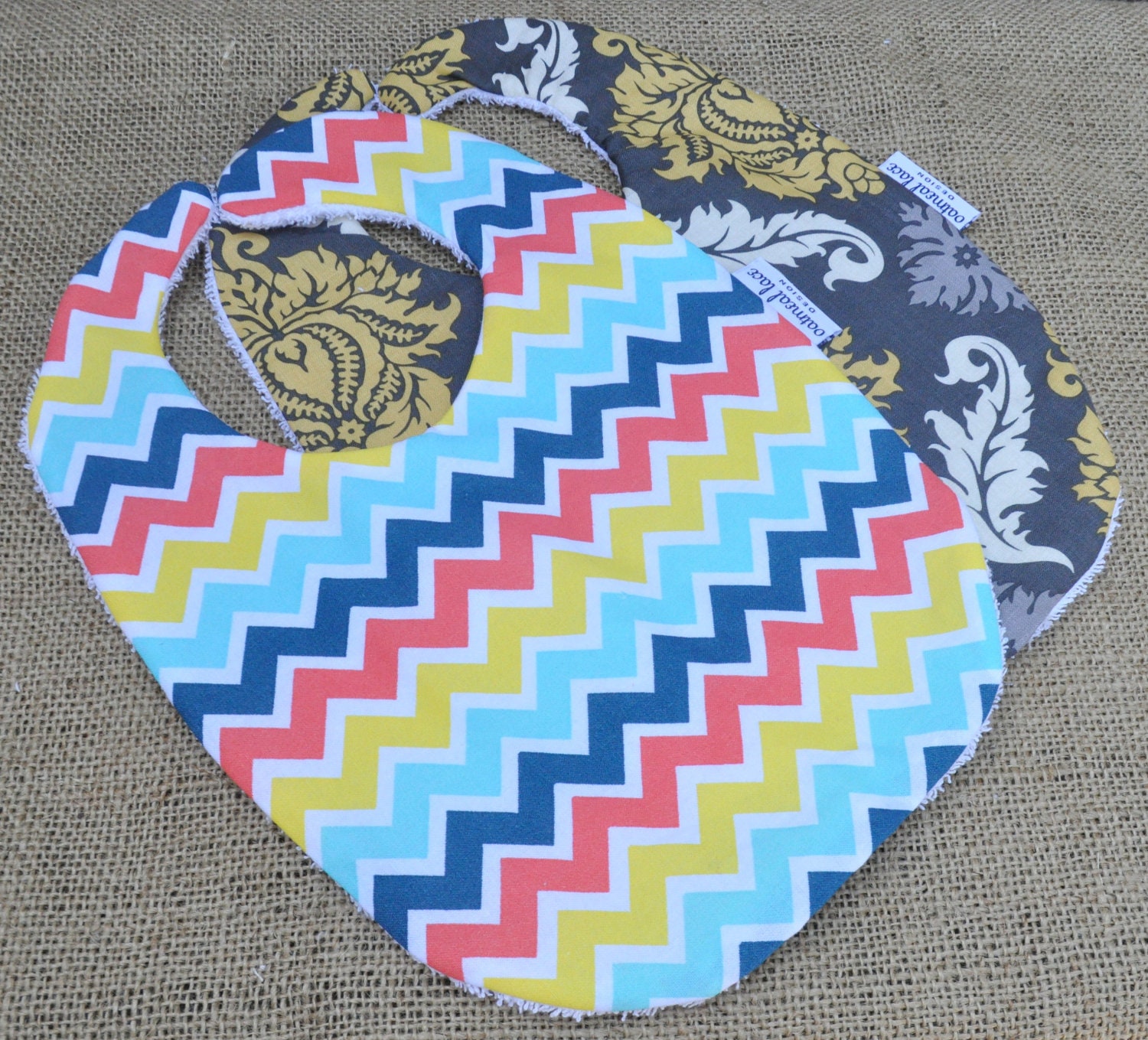 custom : set of 2 bibs