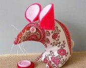 Retro ReBorn Mouse 70s Pink and White Paisley  Vintage Fabric