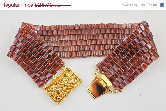 SALE 15% OFF Handwoven Beaded Cuff in Rose Brown with a Gold Colored Clasp, Peyote Bracelet with Brick Stitch, Winter Fashion Jewelry