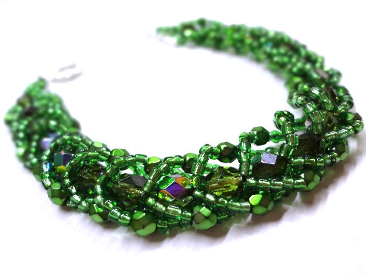 Dazzling Green Bracelet - Beaded Flat Spiral