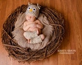 Newborn Baby Boy or Girl Wide Eyed Owl Hat and Leg Warmers Photo Prop Set - Beige Fleck