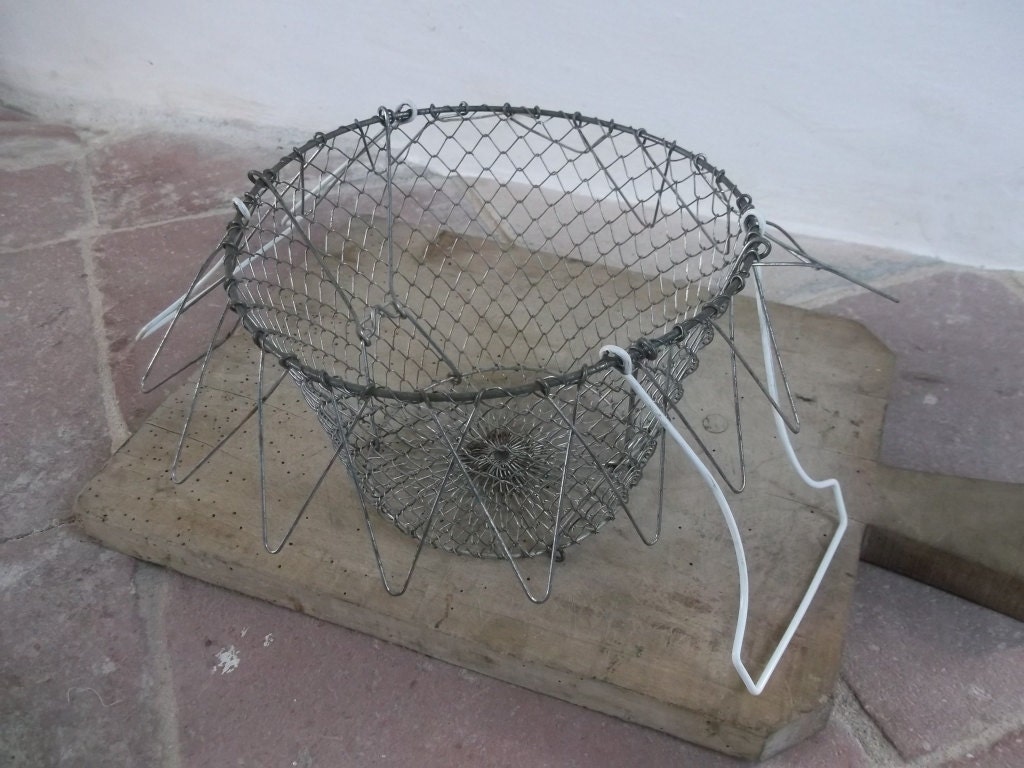 French Vintage Wire Basket / Egg Collector