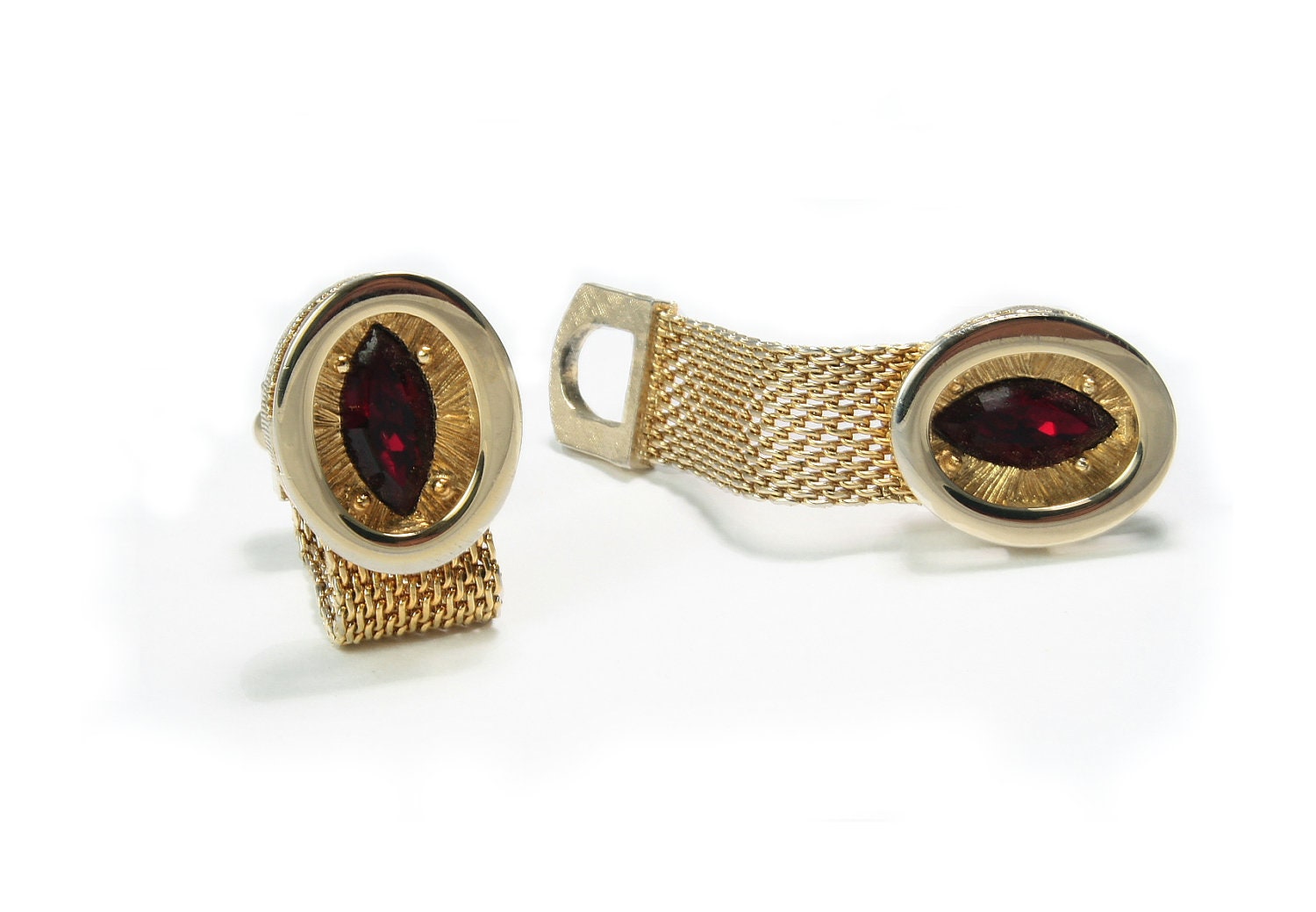 Gold and red wrap around mesh vintage cufflinks. Free international shipping.  Mad men.  Mid-century.
