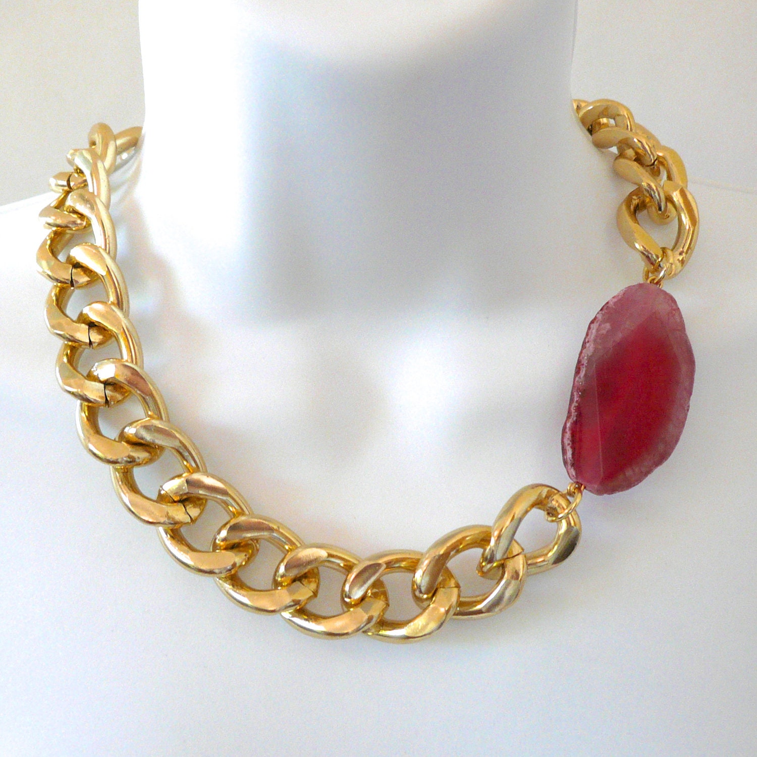 Chunky Gold Chain Link Necklace with Bright Pink Agate