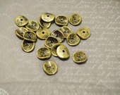 30pcs of  Petite Antiqued Gold Plated Gorgeous Curved Disk Bead Caps Charms Q22-Rd