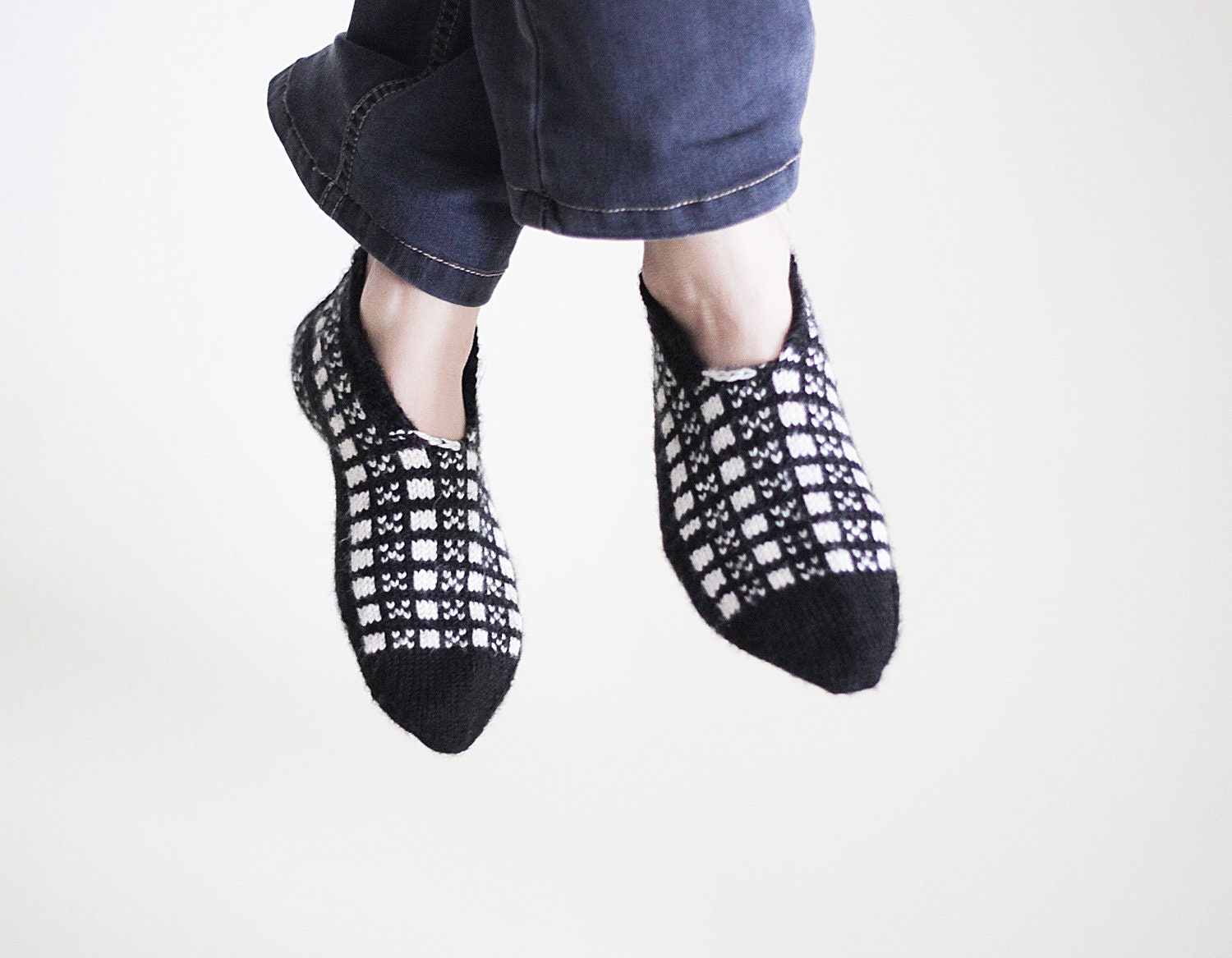 Women Socks Slippers, Hand knitted slippers in black and cream, Turkish Slippers, Traditional socks slippers