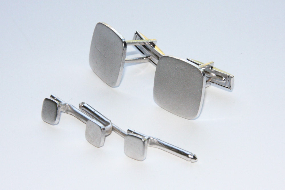 Tux Ready Silver Cuff Links and Buttons