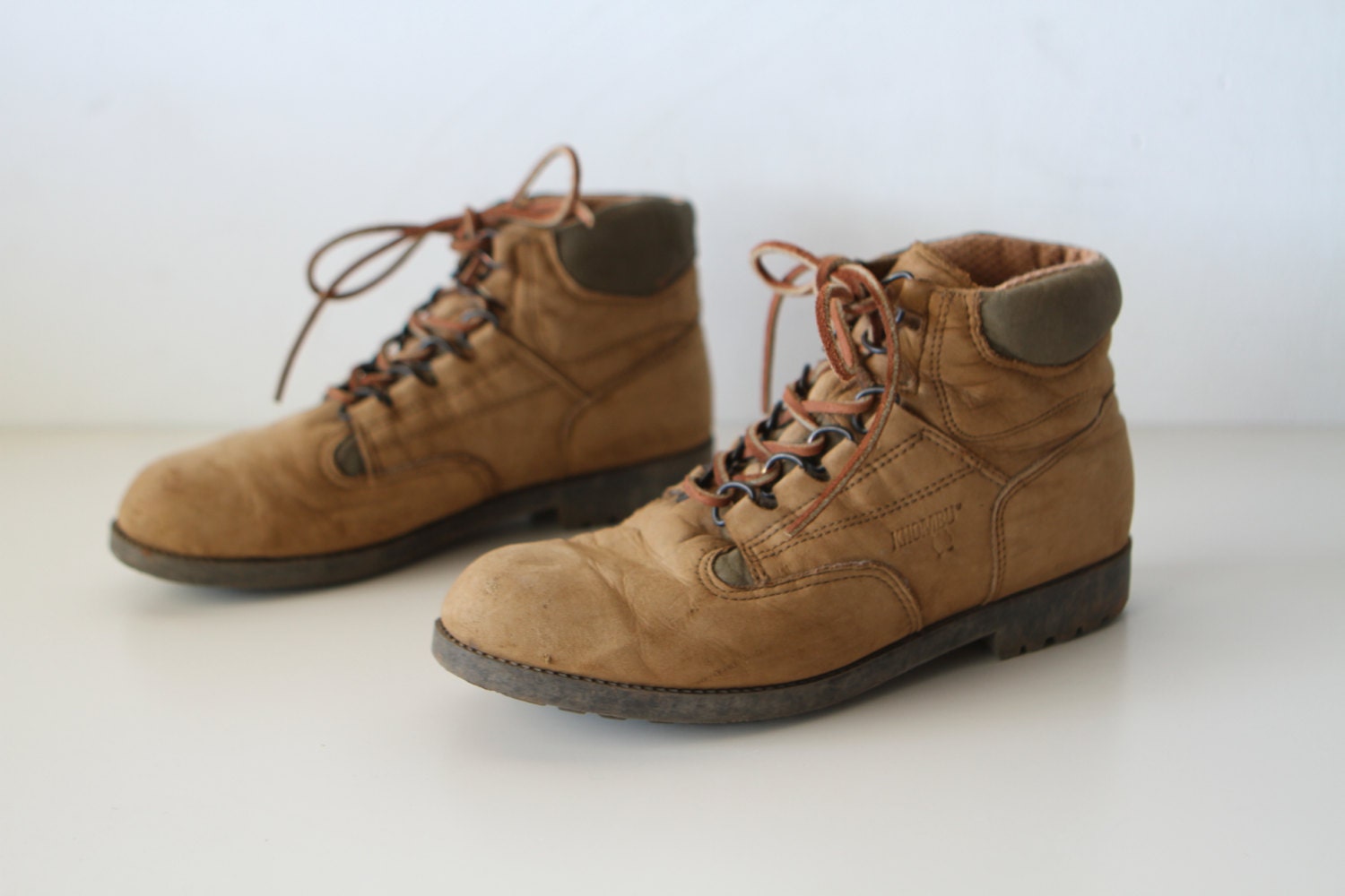 90s size 10 women's HIKING brown & green GRUNGE camping hike boots