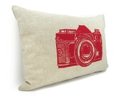 Camera photo pillow case - Vintage camera pillow cover in red and natural - Industrial decor - Camera print - Photographer gift