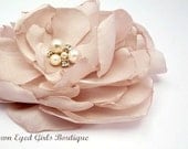 Amsale Inspired Blush Bridal Flower Hair Clip, Blush Wedding Hair Accessory, Blush Fascinator, Blush Bridal Head Piece