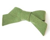 Tweed Bow Brooch Pin in Green Wool. Handwoven in Ireland. For Handbags or Clothing. Wool Bow Pin. Moss Green Sage Olive