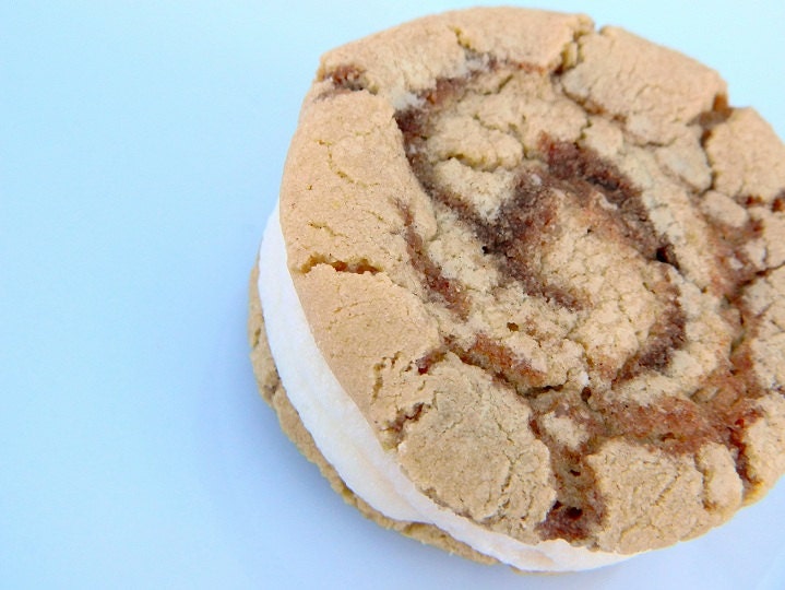 NEW Southern Sinnie Bun Cookie-Wiches -1/2 Dozen