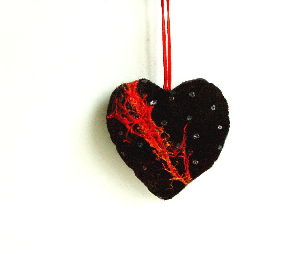 QUILTED HEART, Textile Ornament, Red Black, Embroidered Heart, Perfect Gift - BozenaWojtaszek