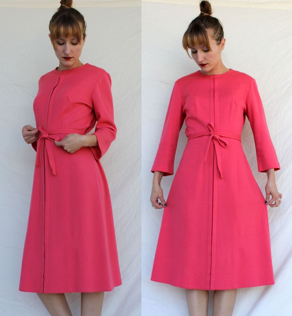 Vintage 1960s MOD pink knit SWEATER DRESS long sleeve A-Line midi // M c443