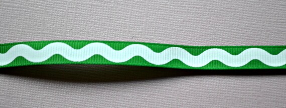 Merry Christmas ric rac on emerald green 3/8" grosgrain ribbon Christmas Il_570xn