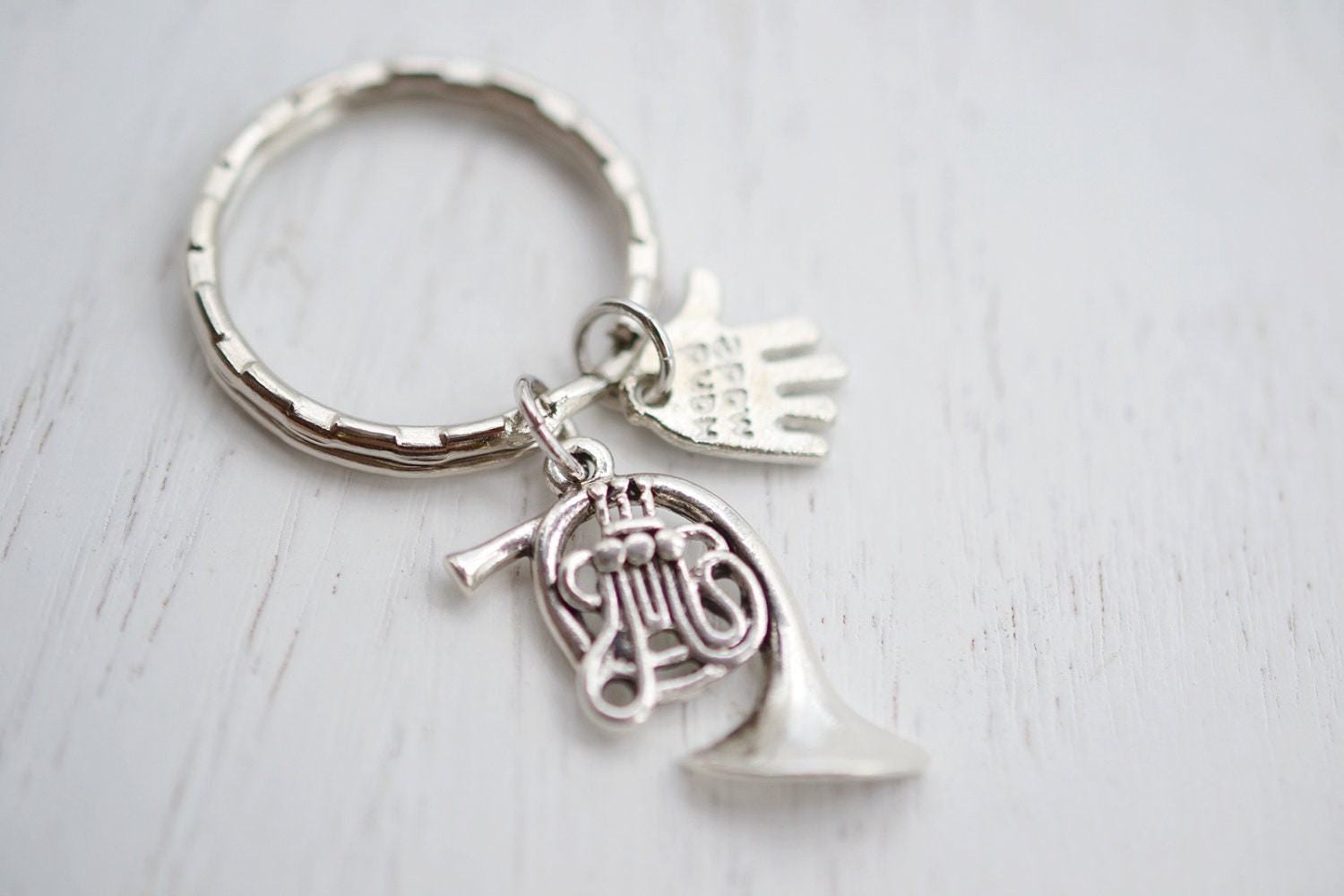Musician orchestral Keyring Keychain, Aerophone Key Ring,French Horn Keychain,Kitsch Key Ring Keychain,Musical Instrument  Horn Player