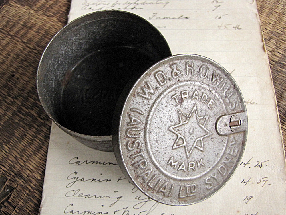 antique tin - round tobacco container - Westward Ho navy cut - vintage rustic - star motif - mantique