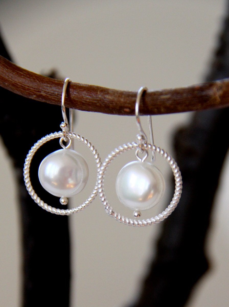Sterling SIlver Dangle Earrings / Freshwater Pearl Earrings / Bridal and Wedding Jewelry