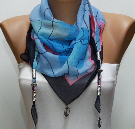 Pendant Scarf  -  Cowl Scarf - Multicolor - with pendant - fatwoman