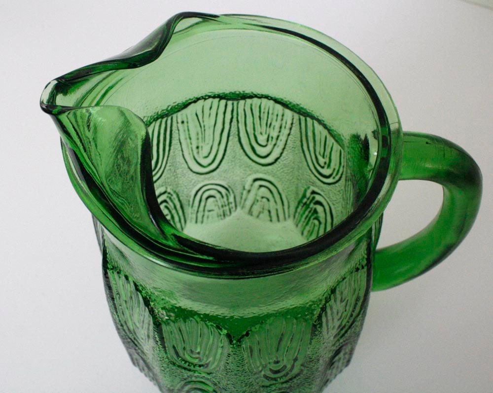 My mother's green iced tea pitcher - PassionateKitsch