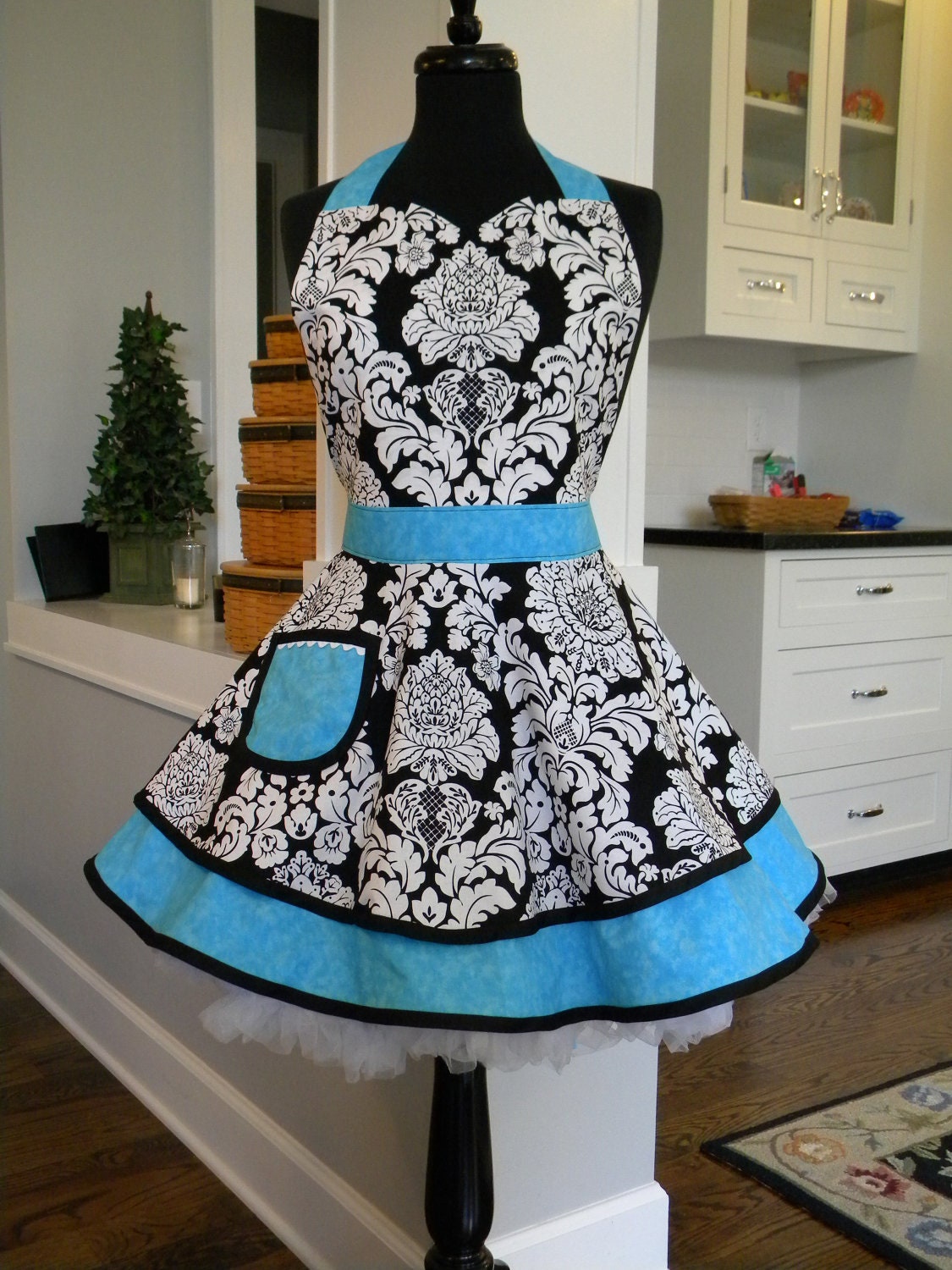 The Damask Flounce Apron