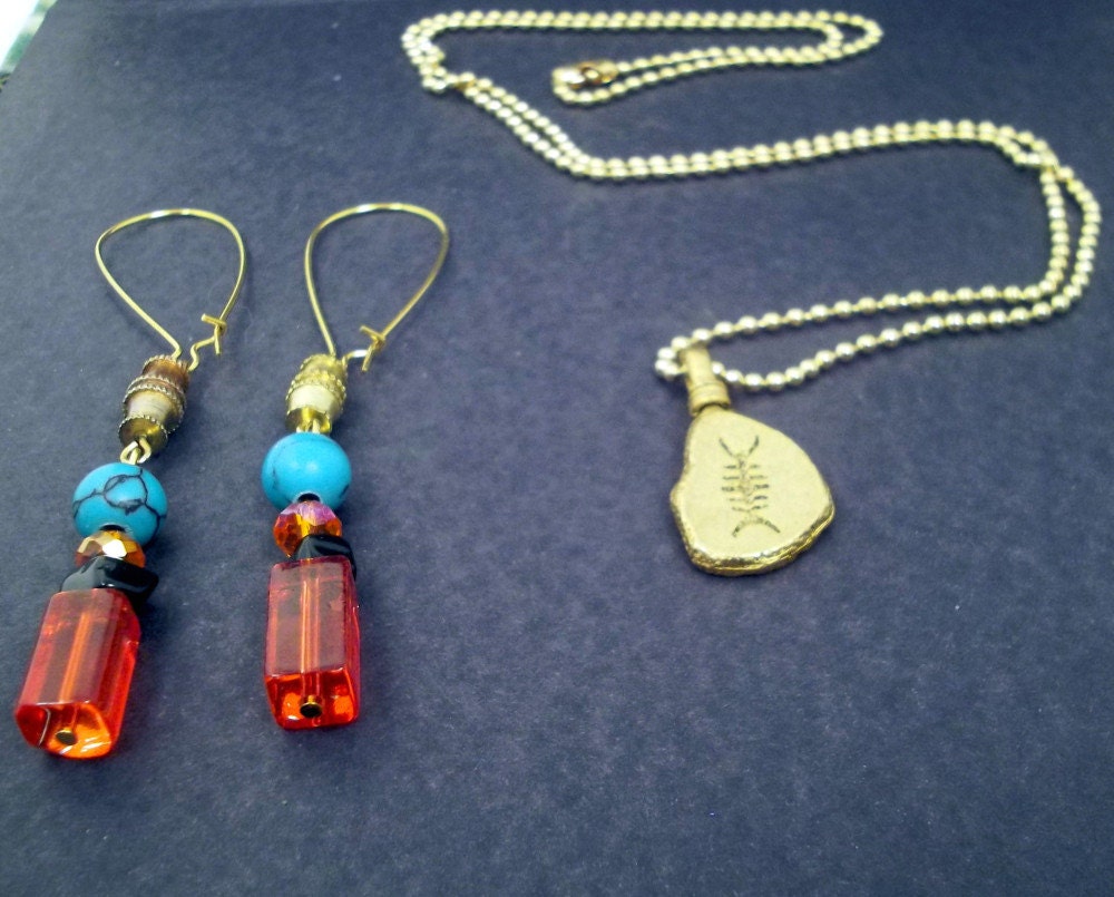 Golden fish bone "fossil" slab, golden ball chain necklace, earrings in tangerine glass and crystal, turquoise howlite:Golden Bone