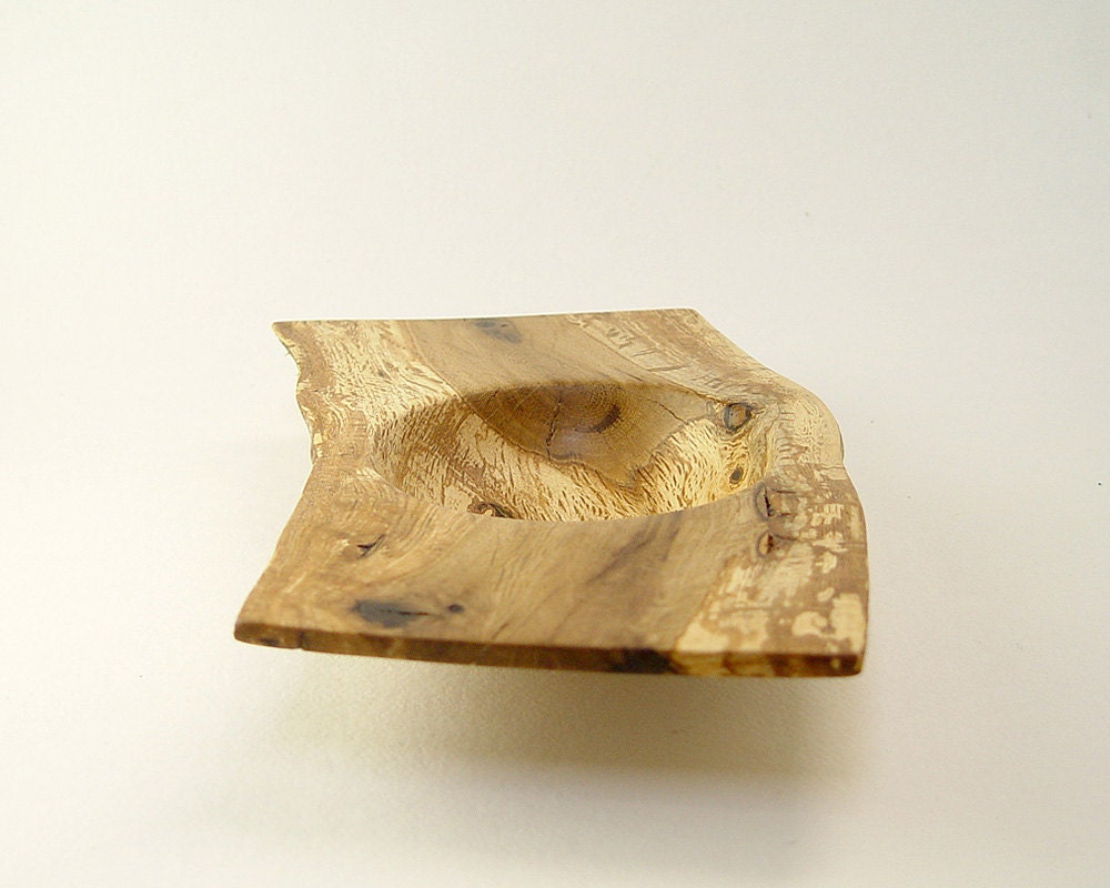 Square-Edge Wood Bowl in Salvaged Black Oak: 11" Diagonal  x 1.5" Tall.